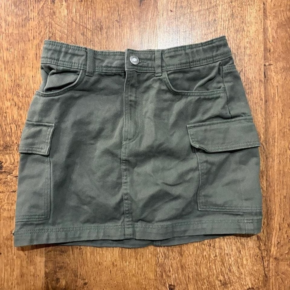 H&M green cargo skirt kids